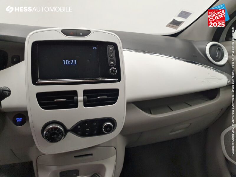 Véhicule d'occasion RENAULT ZOE LIFE CHARGE NORMALE TYPE 2 chez Renault Strasbourg