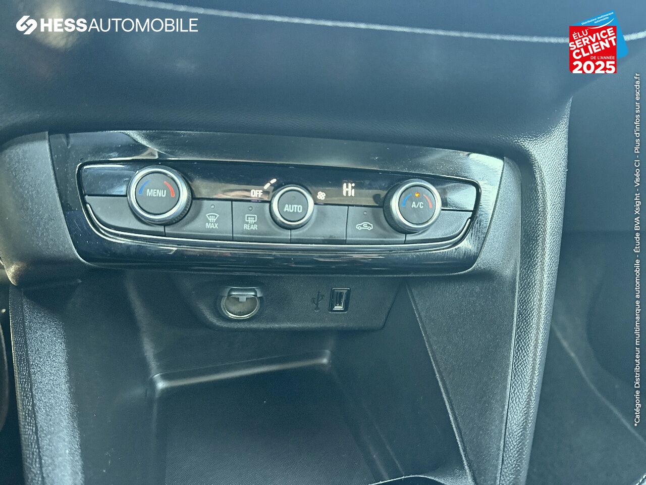 Véhicule d'occasion OPEL CORSA CORSA-E 136CH ELEGANCE BUSINESS chez Opel Besançon
