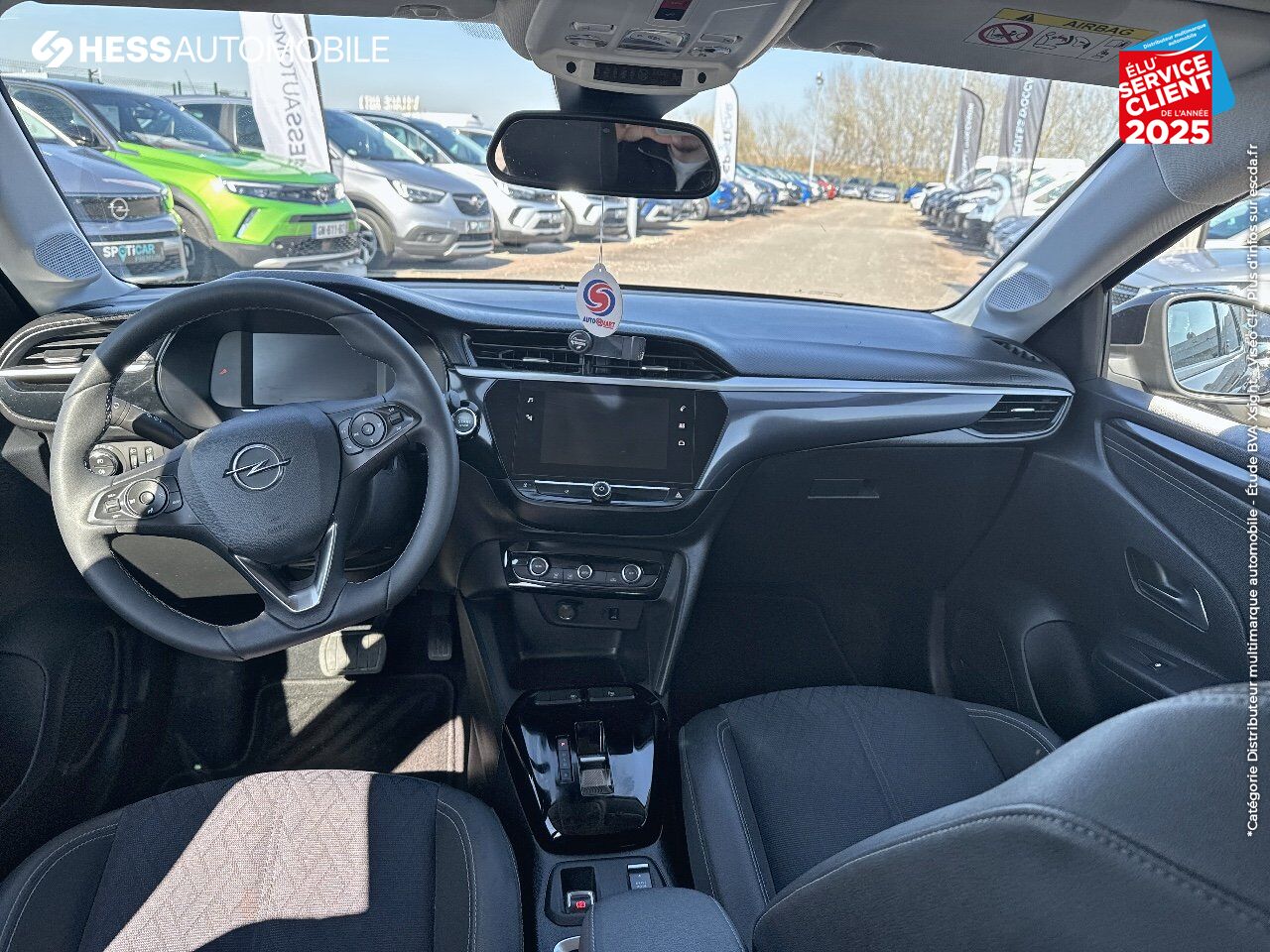 Véhicule d'occasion OPEL CORSA CORSA-E 136CH ELEGANCE BUSINESS chez Opel Besançon