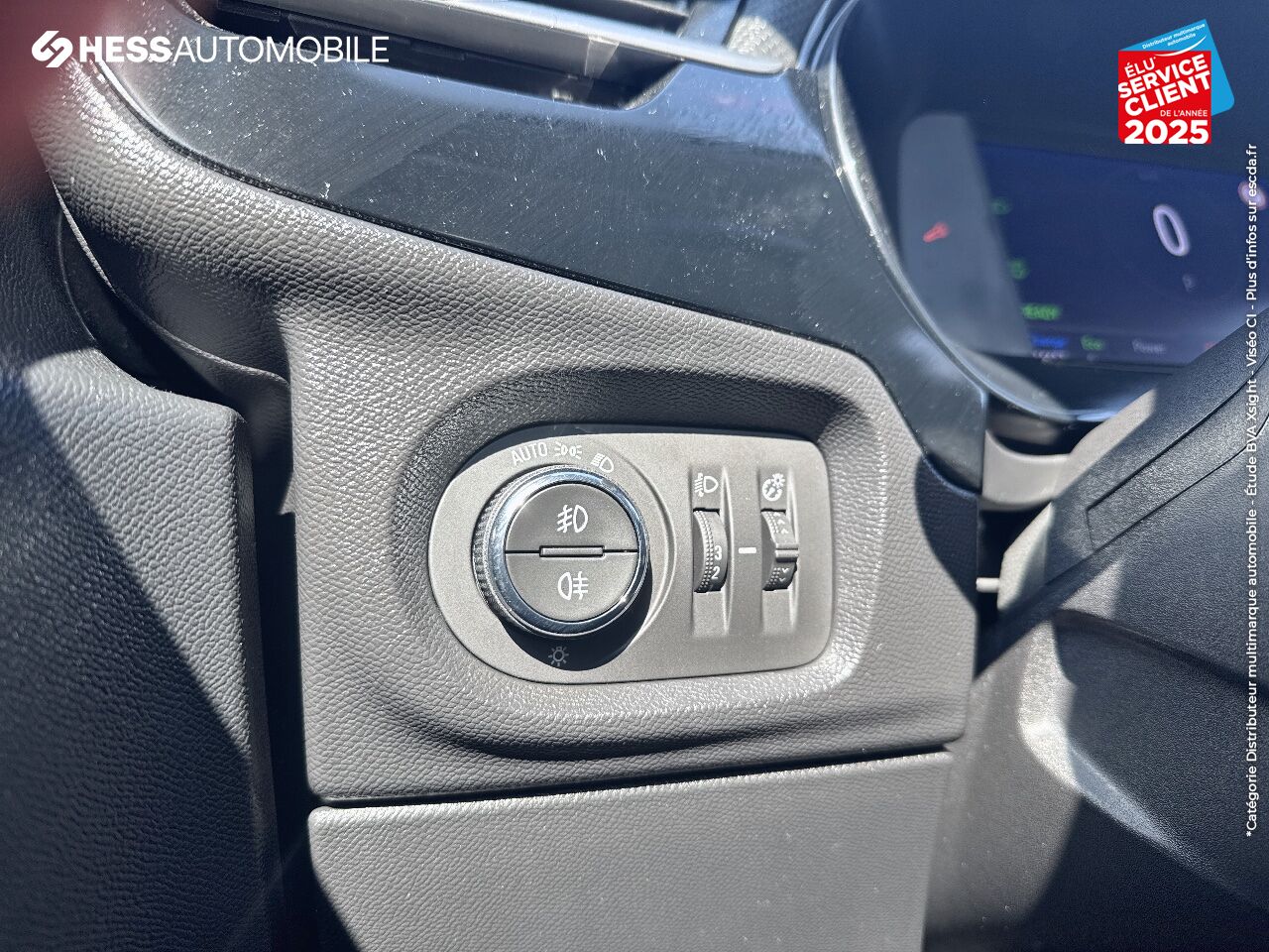 Véhicule d'occasion OPEL CORSA CORSA-E 136CH ELEGANCE BUSINESS chez Opel Besançon