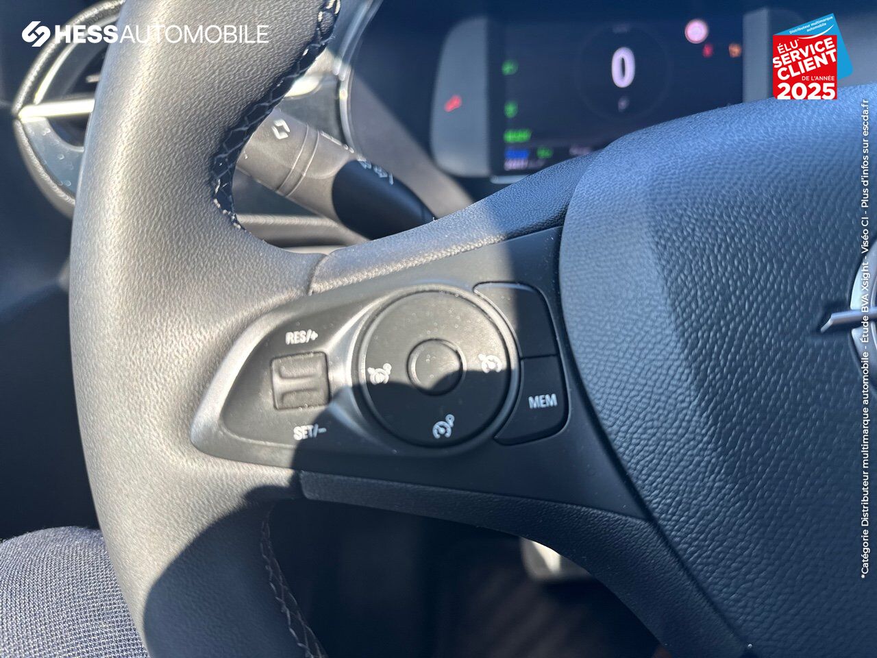Véhicule d'occasion OPEL CORSA CORSA-E 136CH ELEGANCE BUSINESS chez Opel Besançon