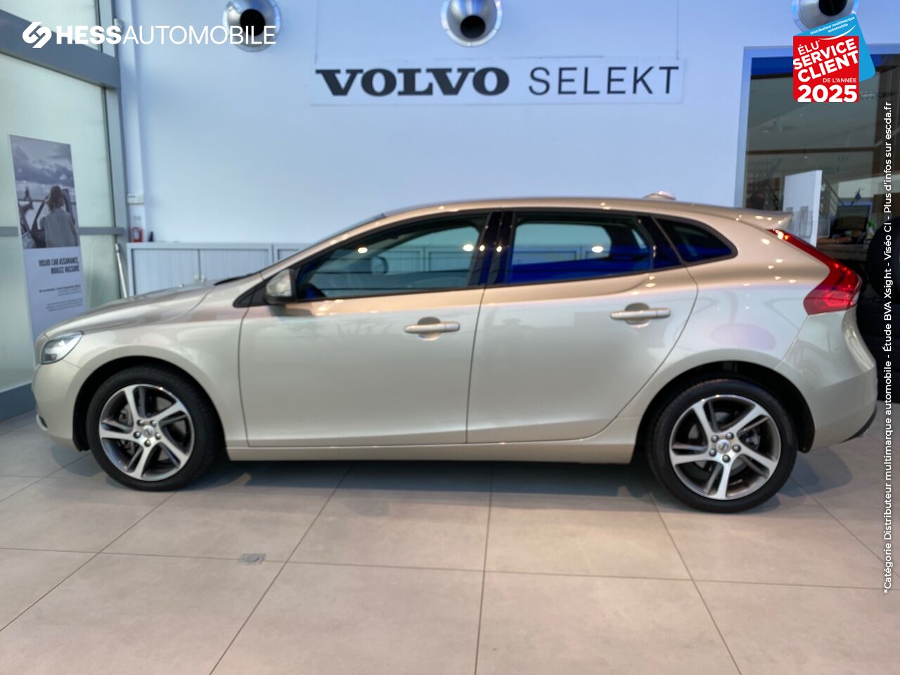 Véhicule d'occasion VOLVO V40 D3 150CH MOMENTUM chez Volvo Strasbourg