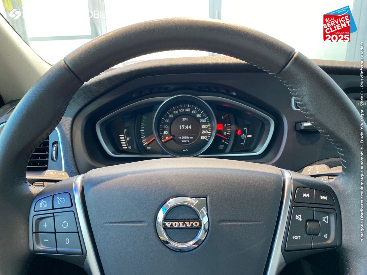 Véhicule d'occasion VOLVO V40 D3 150CH MOMENTUM chez Volvo Strasbourg