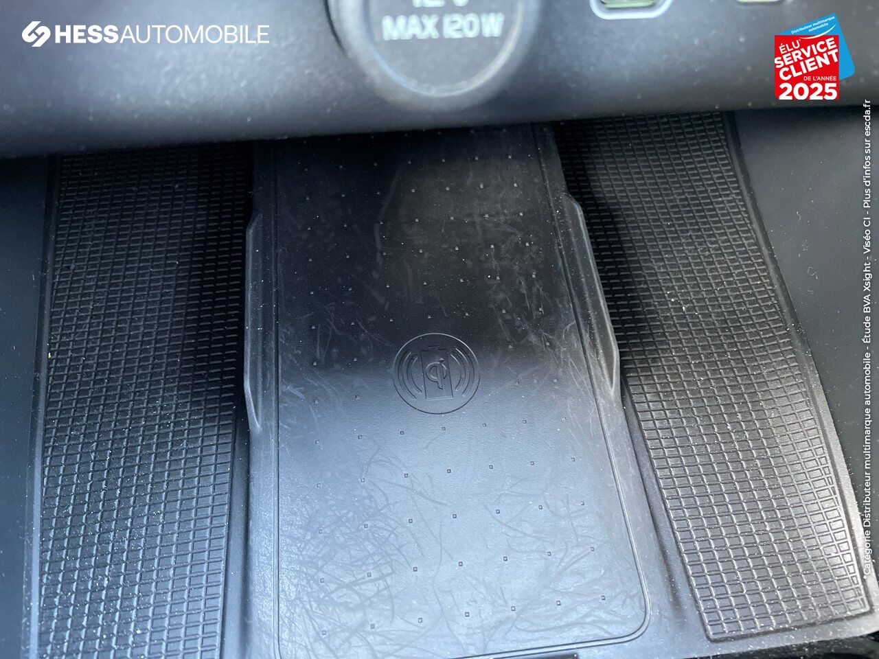 Véhicule d'occasion VOLVO XC40 RECHARGE 238CH ESSENTIAL CAMERA CARPLAY chez Volvo Metz