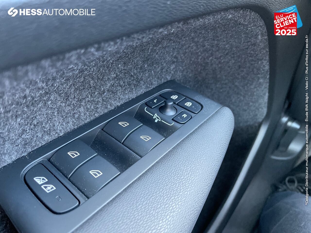 Véhicule d'occasion VOLVO XC40 RECHARGE 238CH ESSENTIAL CAMERA CARPLAY chez Volvo Metz