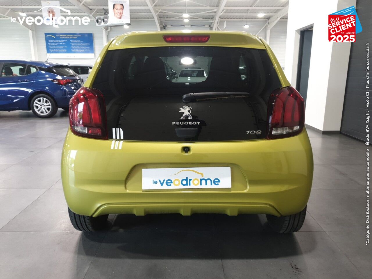 Véhicule d'occasion PEUGEOT 108 1.0 VTI COLLECTION 5P SIEGES CHAUF MIRROR LINK chez Le Veodrome