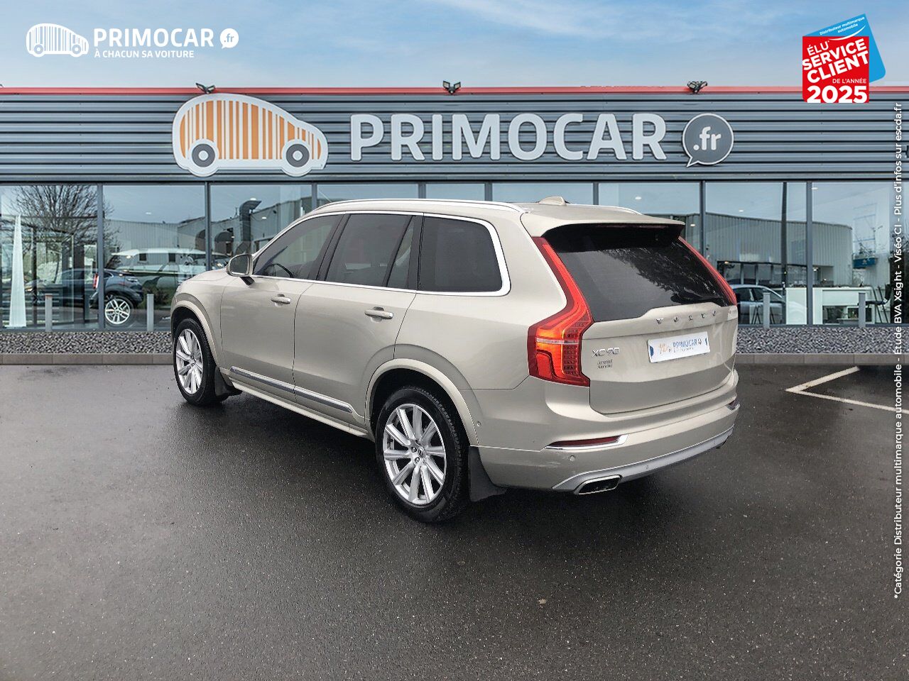 Véhicule d'occasion VOLVO XC90 D5 AWD 225CH INSCRIPTION LUXE GEARTRONIC 5 PLACES SIEGES CUIR CAMERA chez Primocar