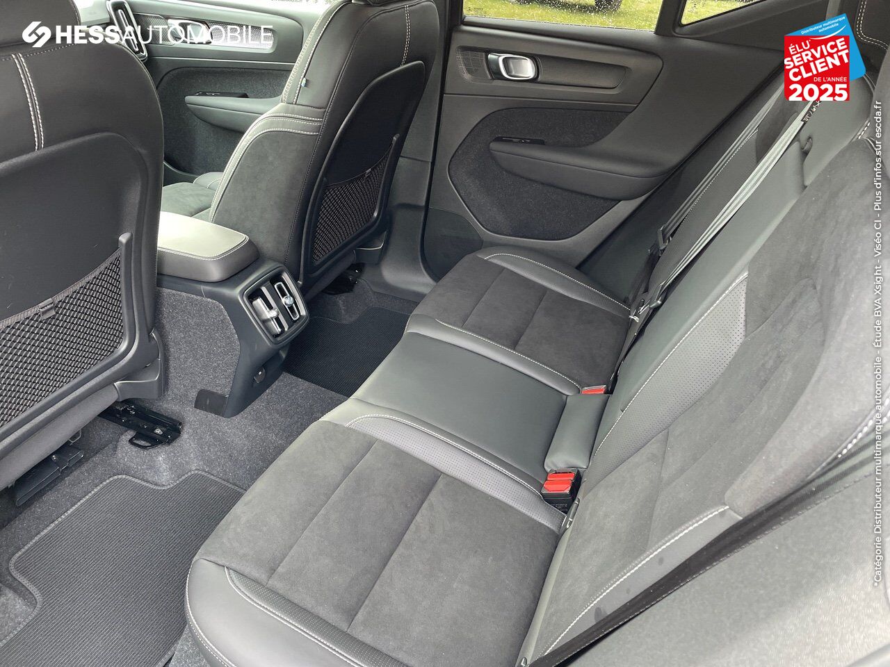 Véhicule d'occasion VOLVO XC40 T3 163CH R-DESIGN GEARTRONIC 8 TPANO GPS CAMERA H/KARDON chez Volvo Metz