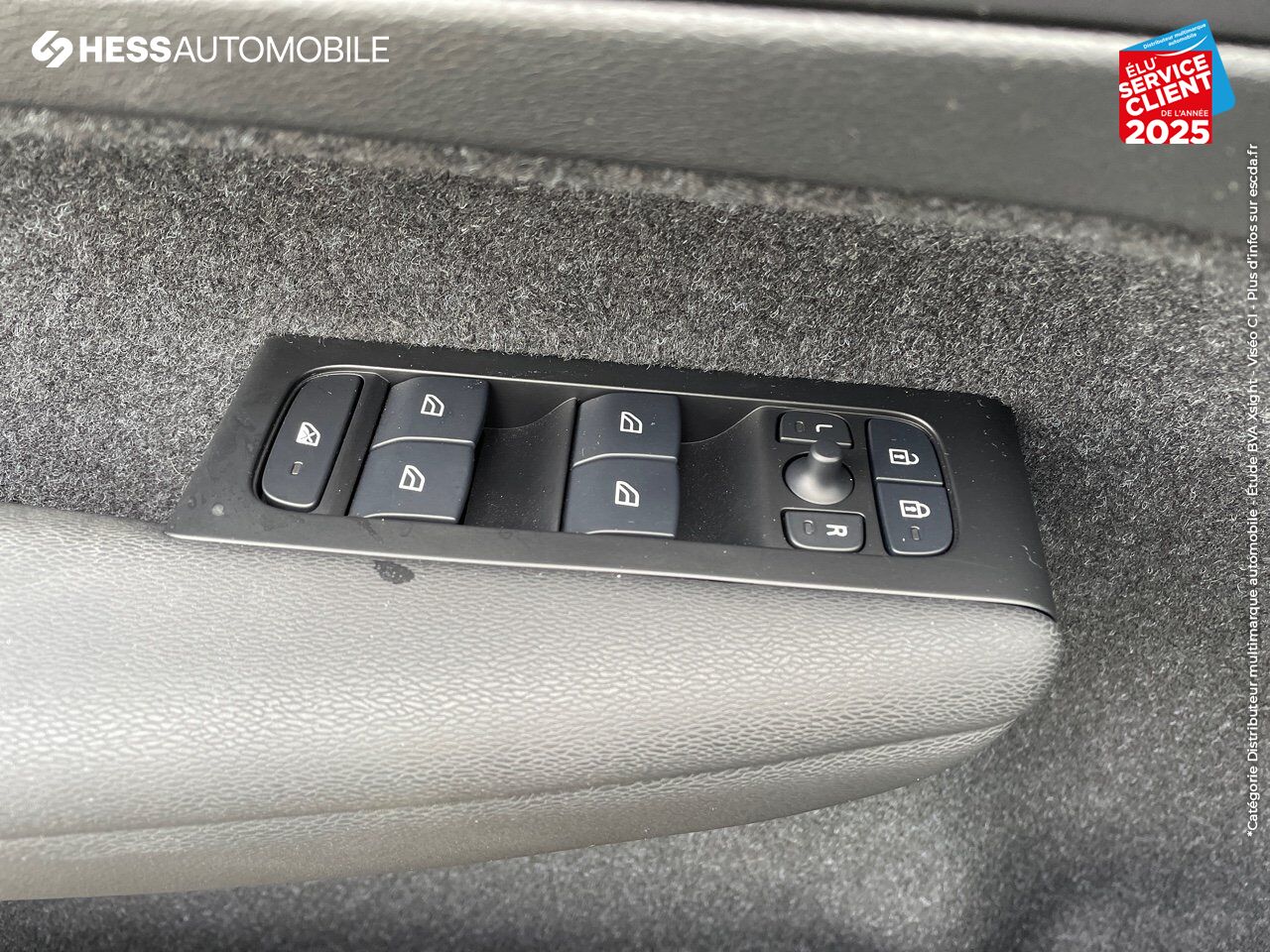 Véhicule d'occasion VOLVO XC40 T3 163CH R-DESIGN GEARTRONIC 8 TPANO GPS CAMERA H/KARDON chez Volvo Metz