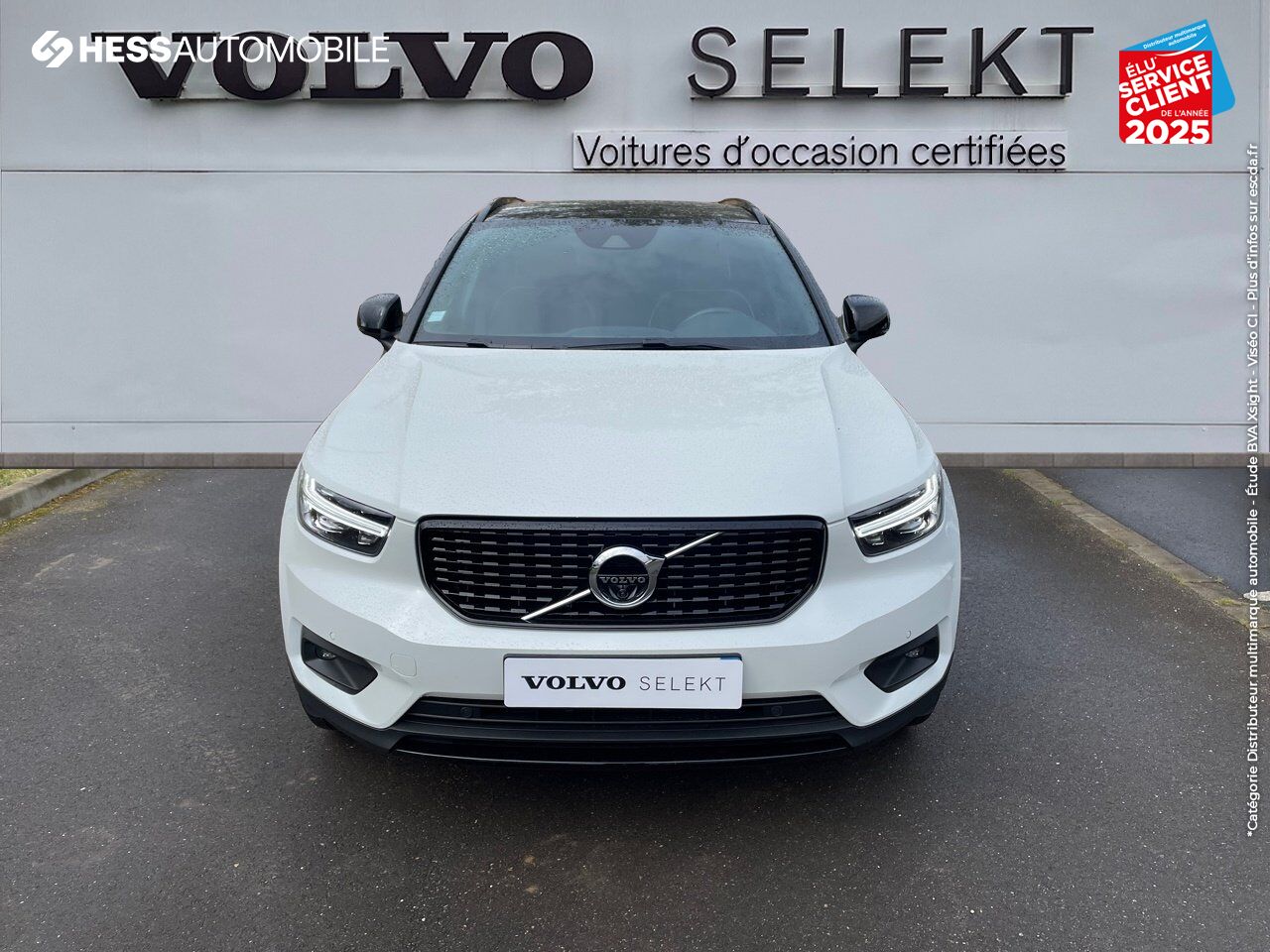 Véhicule d'occasion VOLVO XC40 T3 163CH R-DESIGN GEARTRONIC 8 TPANO GPS CAMERA H/KARDON chez Volvo Metz