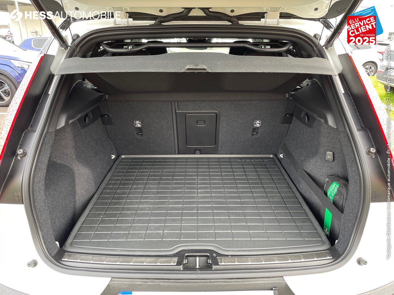 Véhicule d'occasion VOLVO XC40 T3 163CH R-DESIGN GEARTRONIC 8 TPANO GPS CAMERA H/KARDON chez Volvo Metz