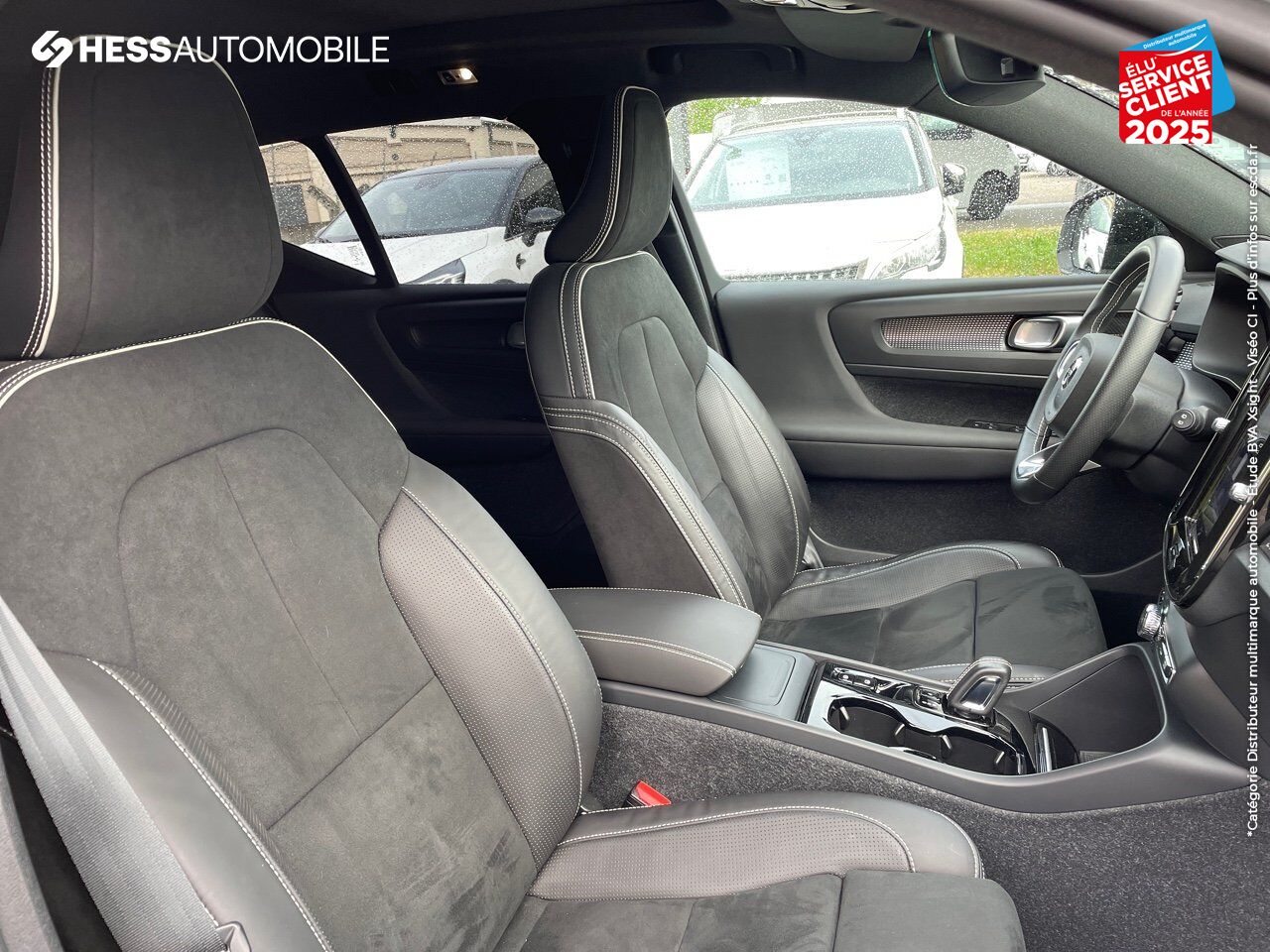 Véhicule d'occasion VOLVO XC40 T3 163CH R-DESIGN GEARTRONIC 8 TPANO GPS CAMERA H/KARDON chez Volvo Metz