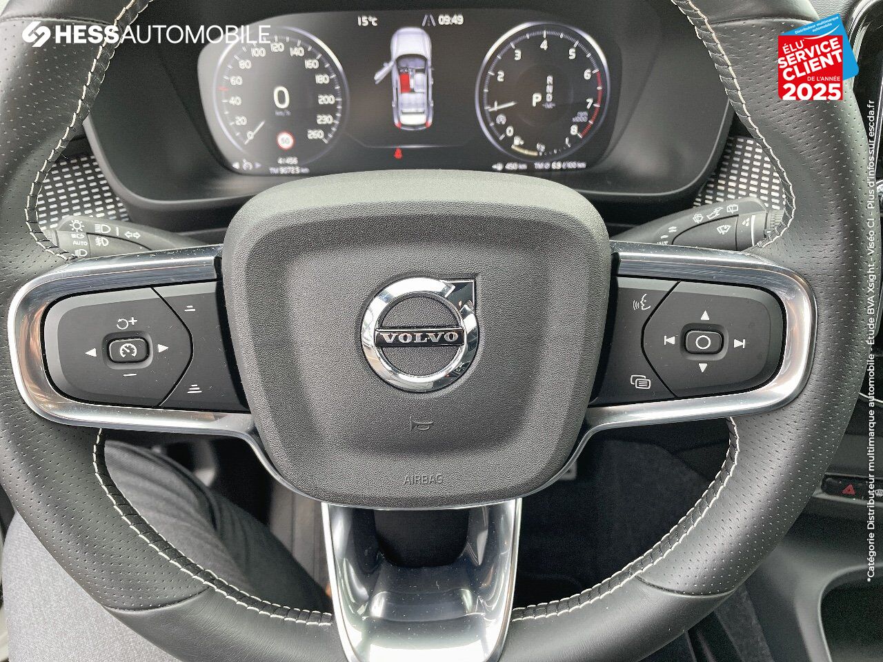 Véhicule d'occasion VOLVO XC40 T3 163CH R-DESIGN GEARTRONIC 8 TPANO GPS CAMERA H/KARDON chez Volvo Metz