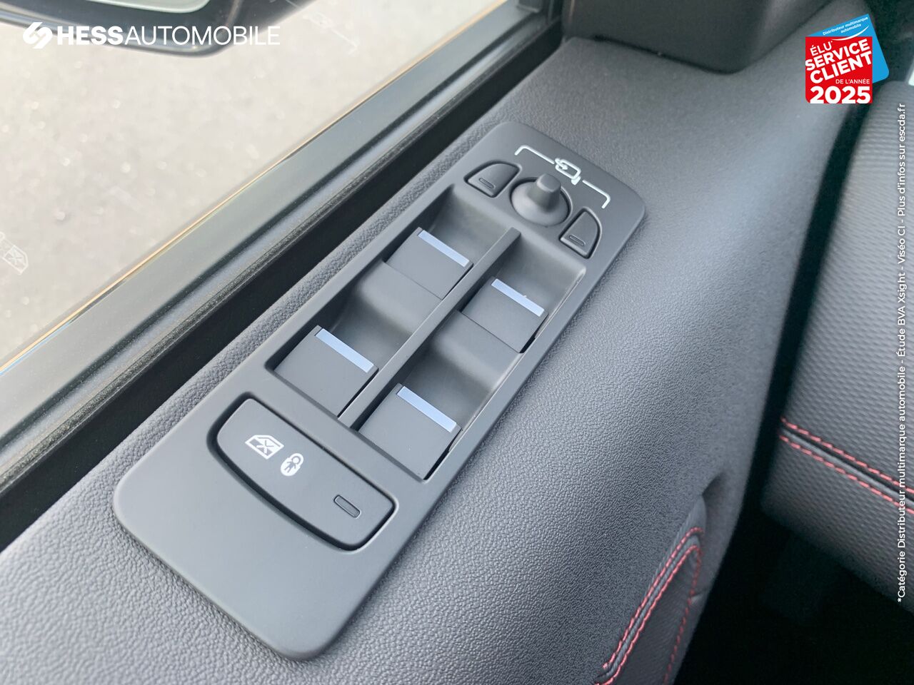 Véhicule neuf LAND-ROVER DISCOVERY SPORT P200 FLEX FUEL R-DYNAMIC SE AWD BVA chez Land Rover Metz