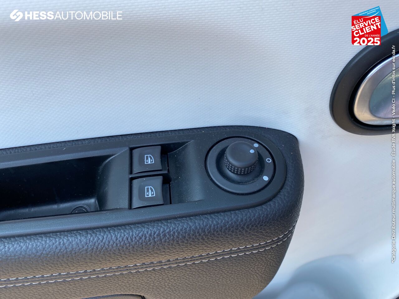 Véhicule d'occasion RENAULT TWINGO 1.0 SCE 75CH INTENS - 20 chez Renault Colmar