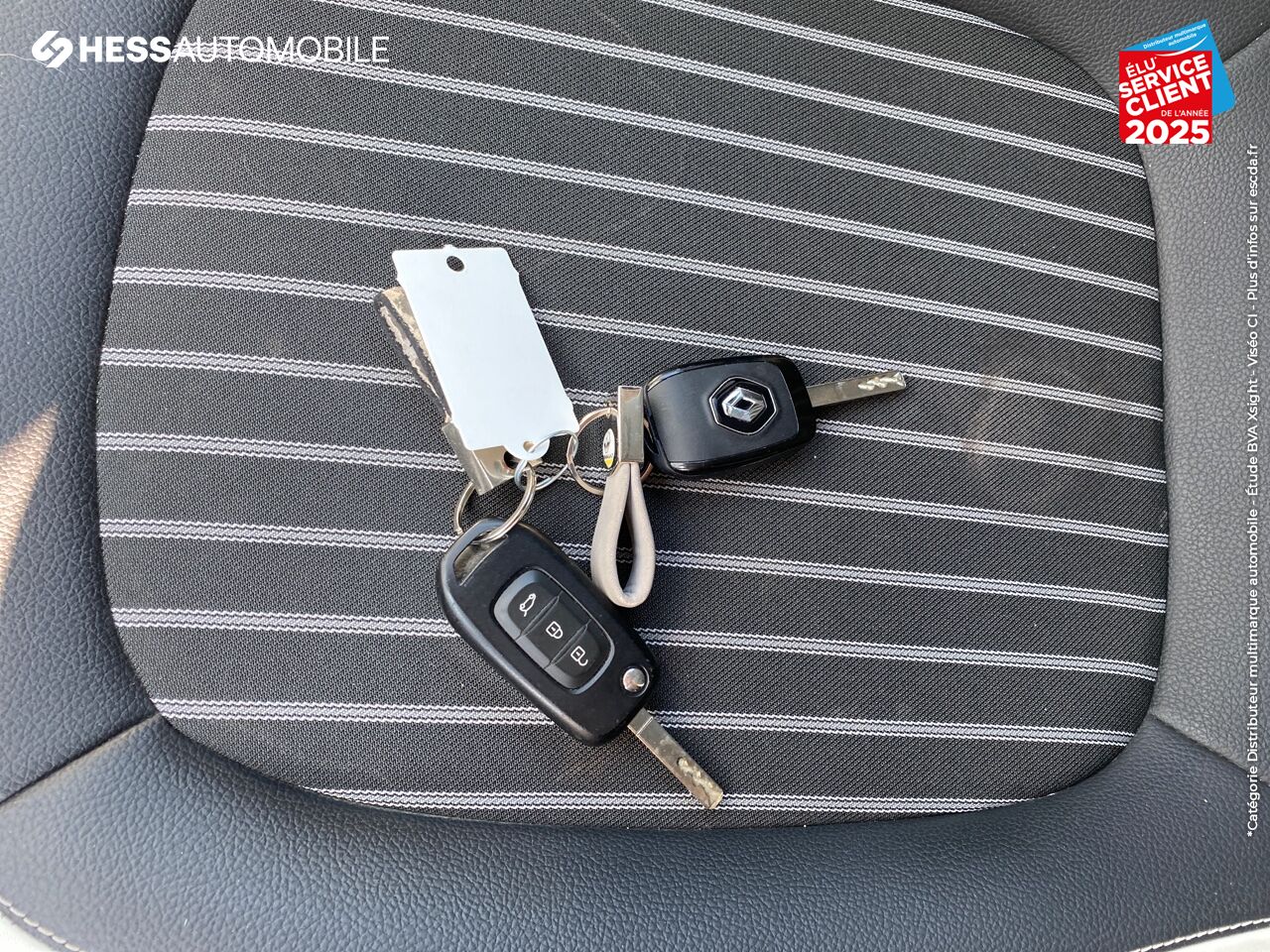 Véhicule d'occasion RENAULT TWINGO 1.0 SCE 75CH INTENS - 20 chez Renault Colmar
