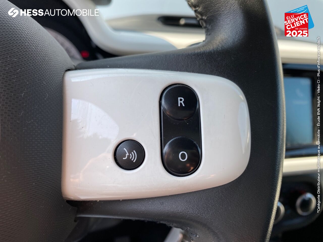 Véhicule d'occasion RENAULT TWINGO 1.0 SCE 75CH INTENS - 20 chez Renault Colmar