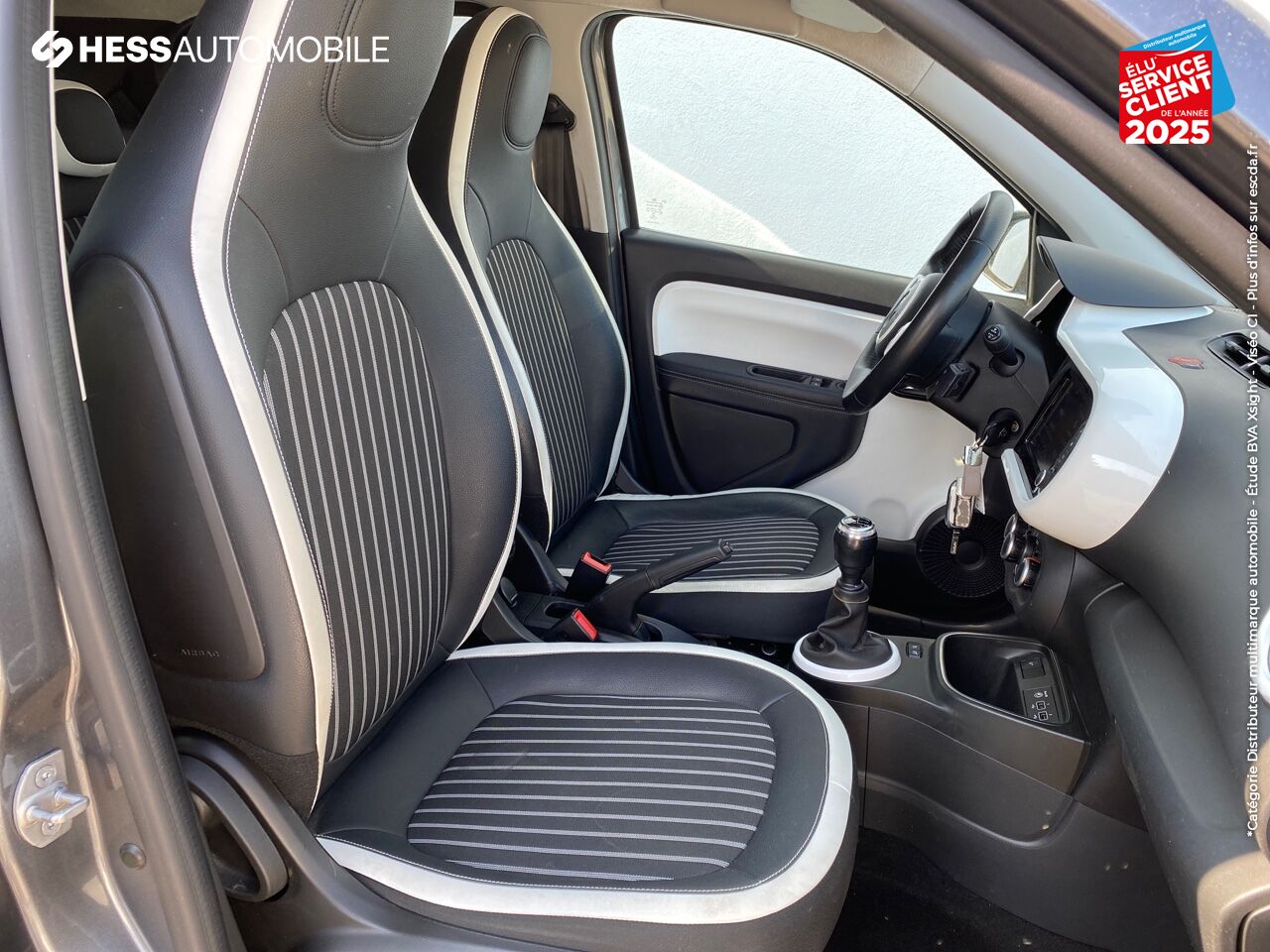 Véhicule d'occasion RENAULT TWINGO 1.0 SCE 75CH INTENS - 20 chez Renault Colmar