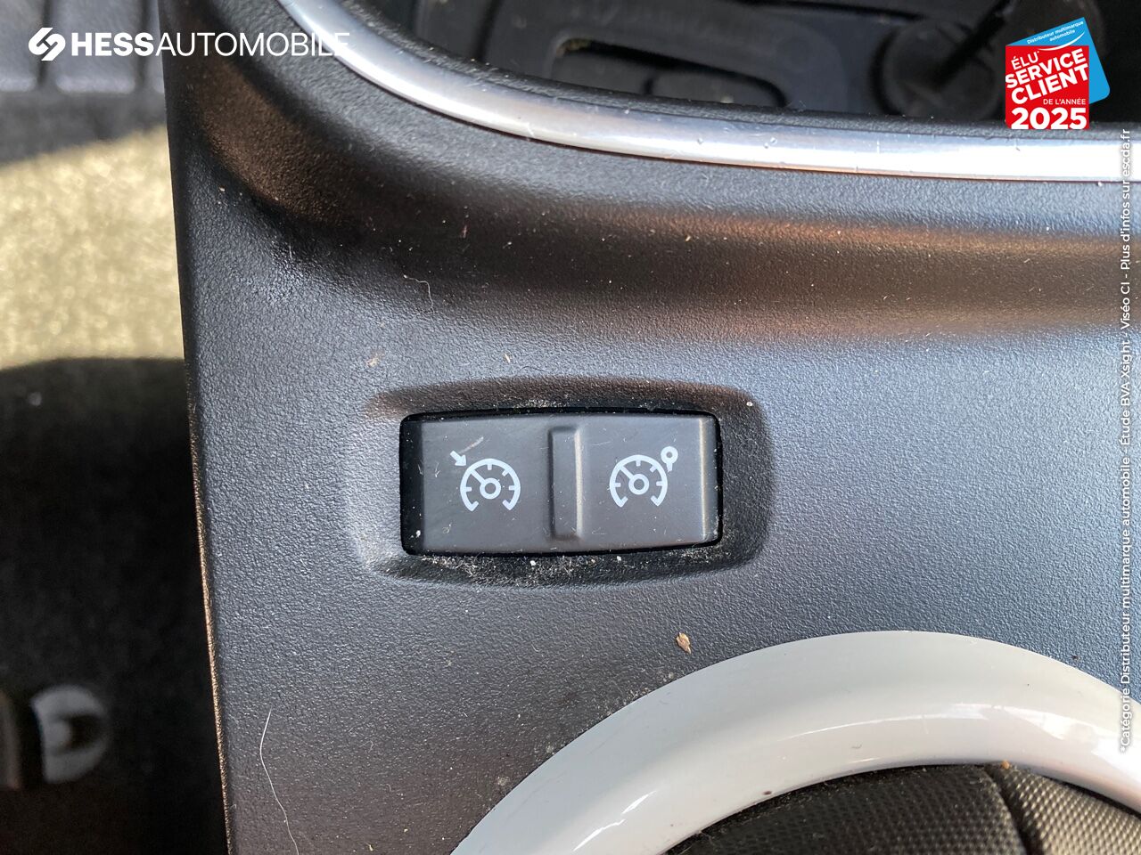Véhicule d'occasion RENAULT TWINGO 1.0 SCE 75CH INTENS - 20 chez Renault Colmar
