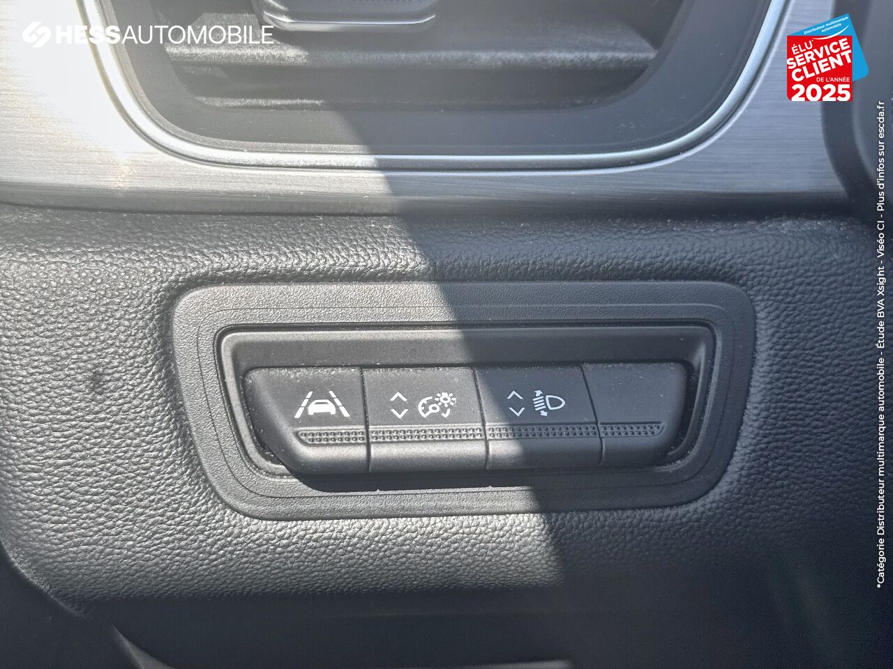 Véhicule d'occasion RENAULT CAPTUR 1.0 TCE 100CH INTENS GPL - 20 CAMERA chez Renault Saint-Louis