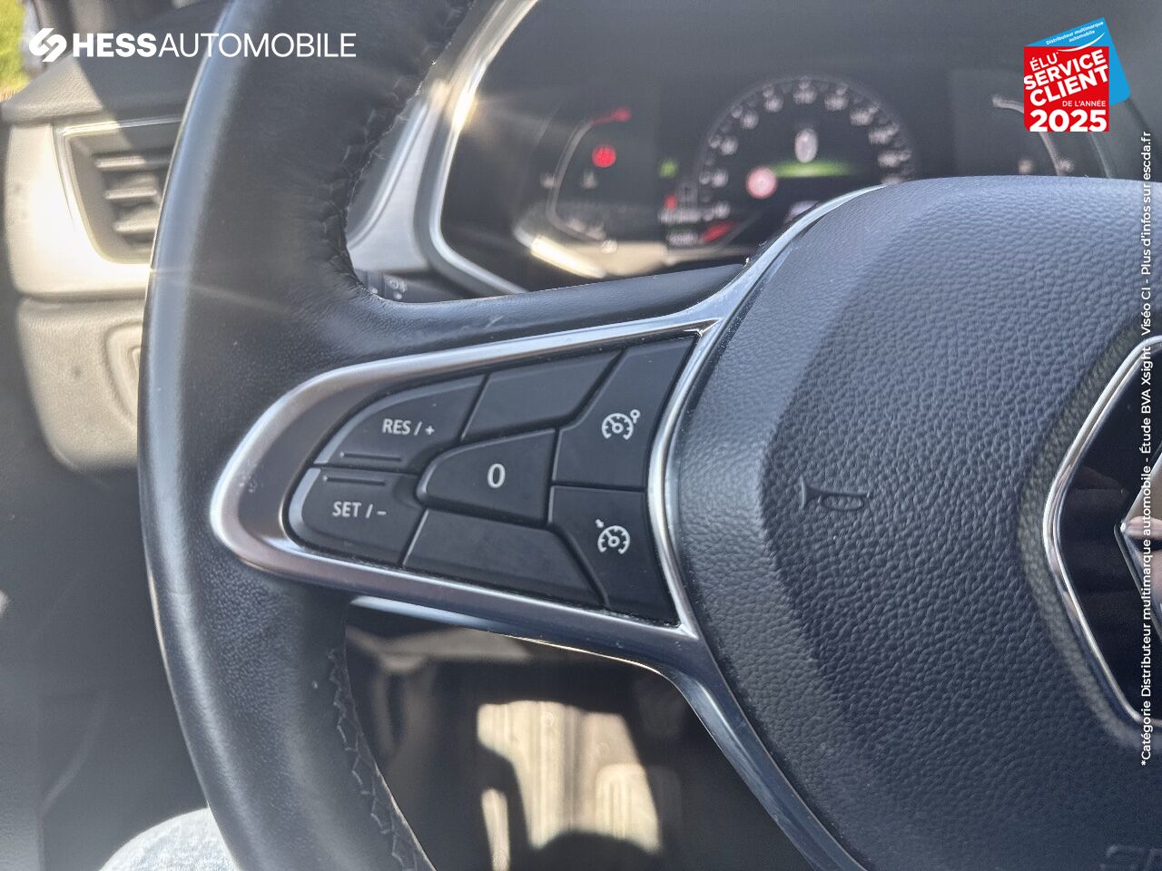 Véhicule d'occasion RENAULT CAPTUR 1.0 TCE 100CH INTENS GPL - 20 CAMERA chez Renault Saint-Louis