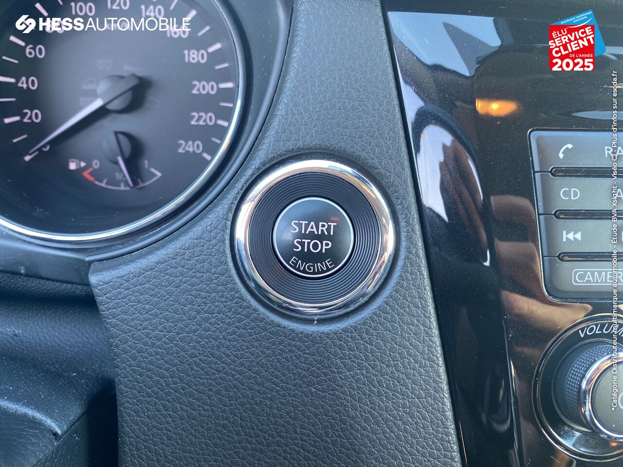 Véhicule d'occasion NISSAN QASHQAI 1.6 DCI 130CH N-CONNECTA TPANO GPS CAM360 chez Nissan Qashqai occasion