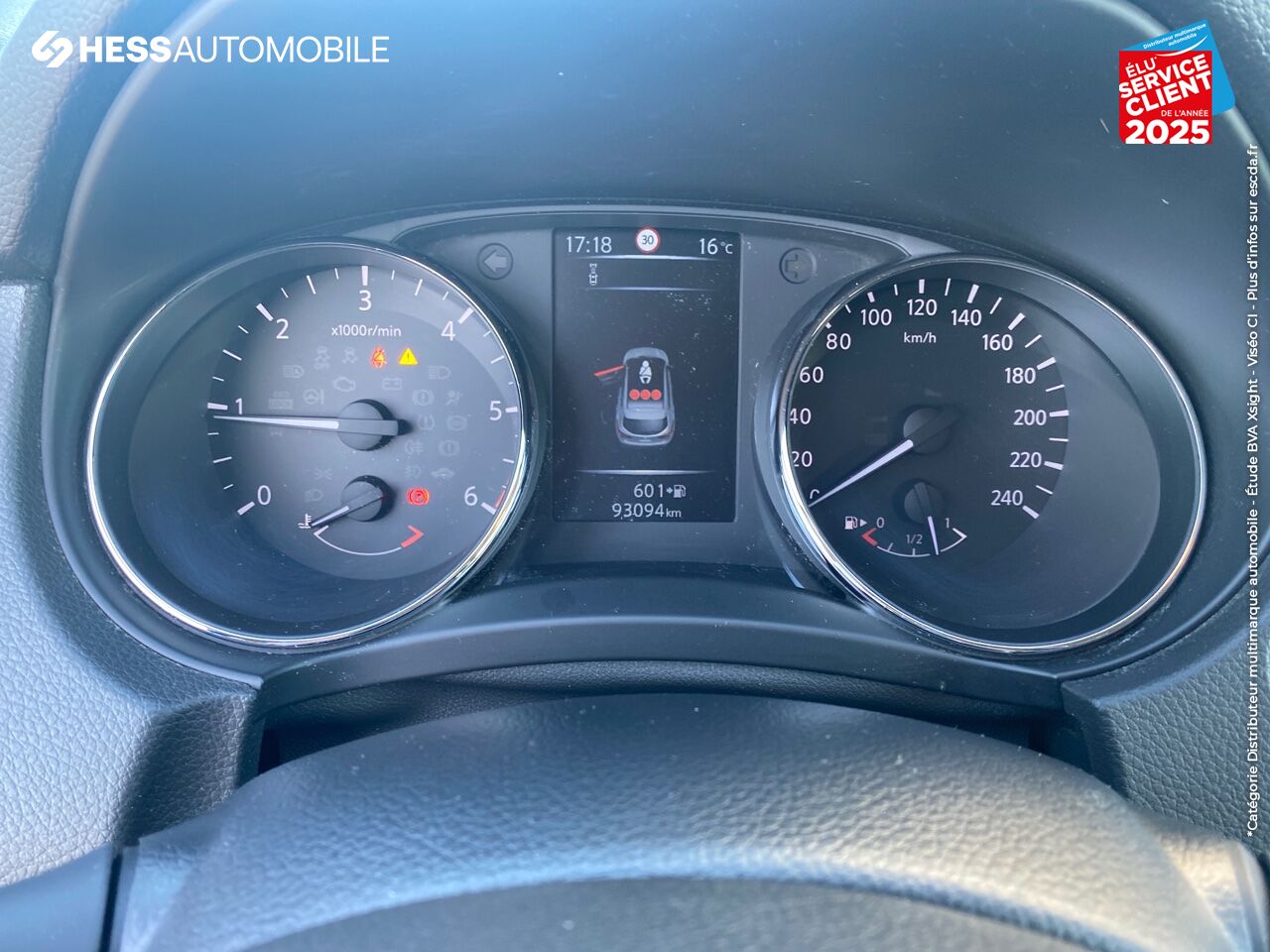 Véhicule d'occasion NISSAN QASHQAI 1.6 DCI 130CH N-CONNECTA TPANO GPS CAM360 chez Nissan Qashqai occasion