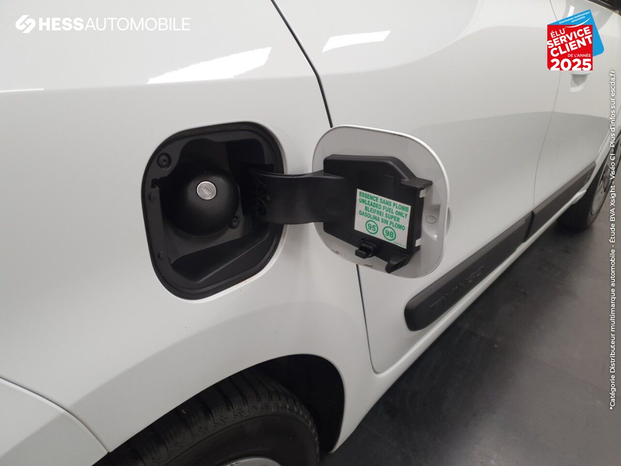 Véhicule d'occasion RENAULT TWINGO 1.0 SCE 70CH ZEN BOITE COURTE EURO6 chez Renault Strasbourg