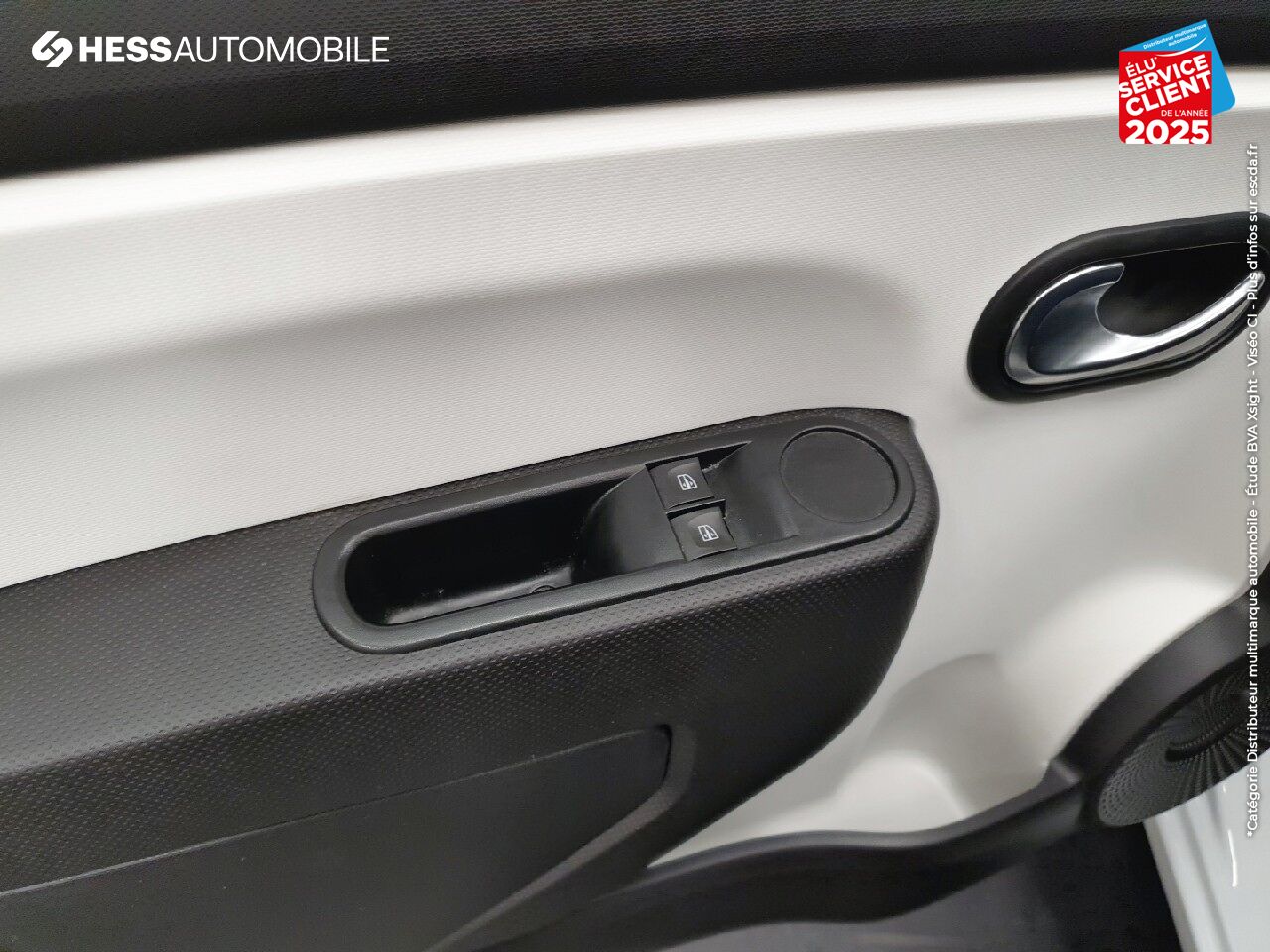 Véhicule d'occasion RENAULT TWINGO 1.0 SCE 70CH ZEN BOITE COURTE EURO6 chez Renault Strasbourg