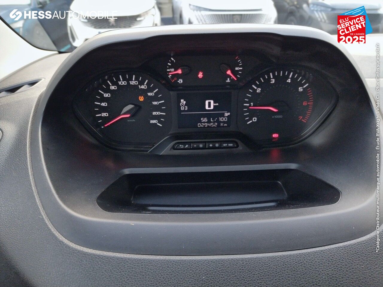 Véhicule d'occasion PEUGEOT PARTNER STANDARD 650KG BLUEHDI 100CH S/S BVM5 ASPHALT ATTELAGE chez Renault Colmar