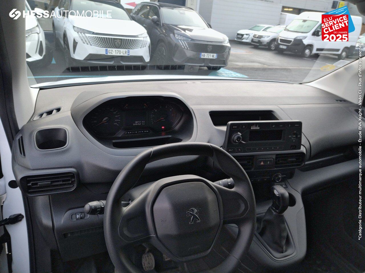 Véhicule d'occasion PEUGEOT PARTNER STANDARD 650KG BLUEHDI 100CH S/S BVM5 ASPHALT ATTELAGE chez Renault Colmar