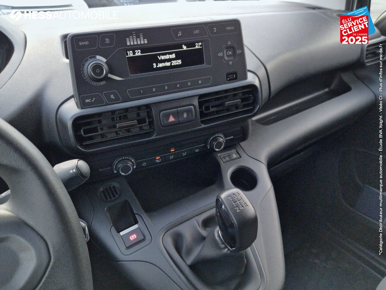 Véhicule d'occasion PEUGEOT PARTNER STANDARD 650KG BLUEHDI 100CH S/S BVM5 ASPHALT ATTELAGE chez Renault Colmar