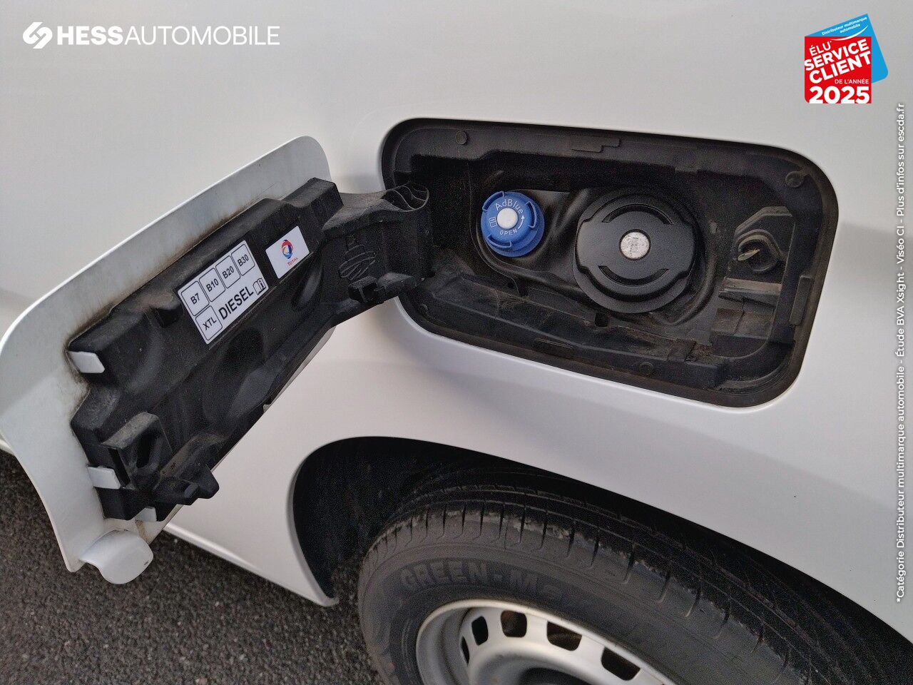 Véhicule d'occasion PEUGEOT PARTNER STANDARD 650KG BLUEHDI 100CH S/S BVM5 ASPHALT ATTELAGE chez Renault Colmar