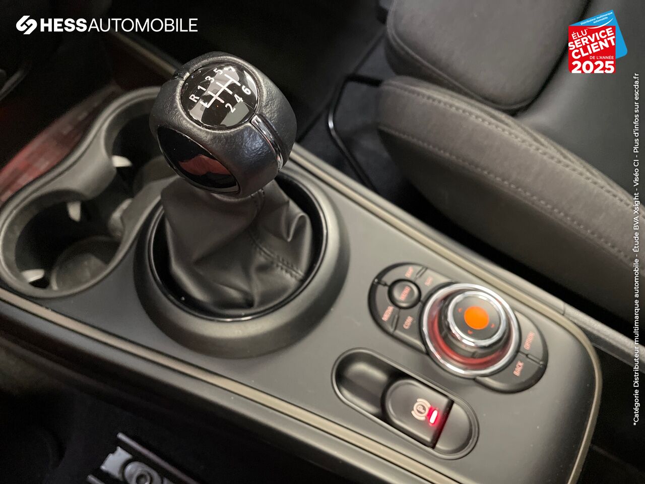 Véhicule d'occasion MINI COUNTRYMAN ONE D 116CH OAKWOOD TOUVRANT GPS RADAR AV/AR chez MINI Colmar