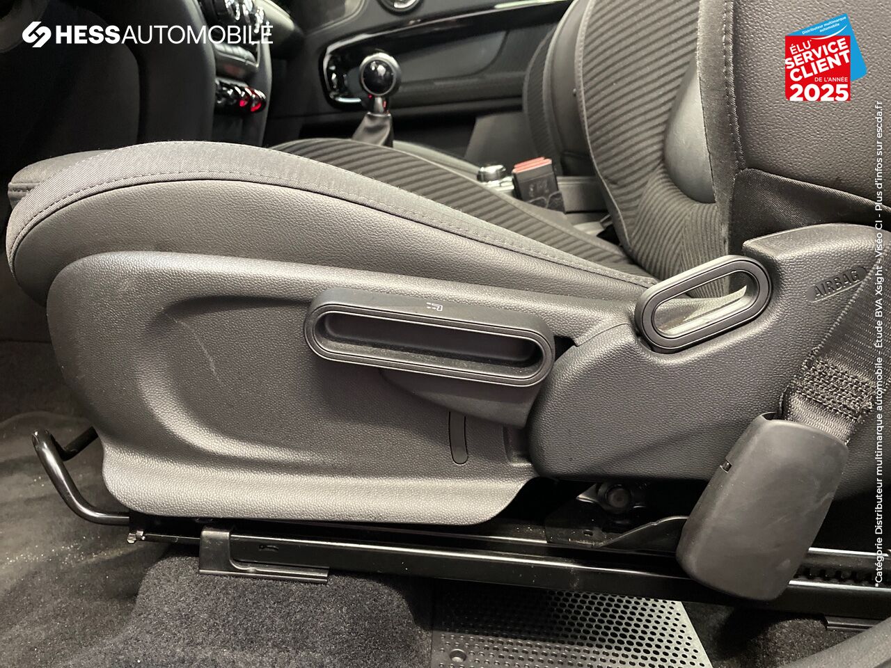 Véhicule d'occasion MINI COUNTRYMAN ONE D 116CH OAKWOOD TOUVRANT GPS RADAR AV/AR chez MINI Colmar
