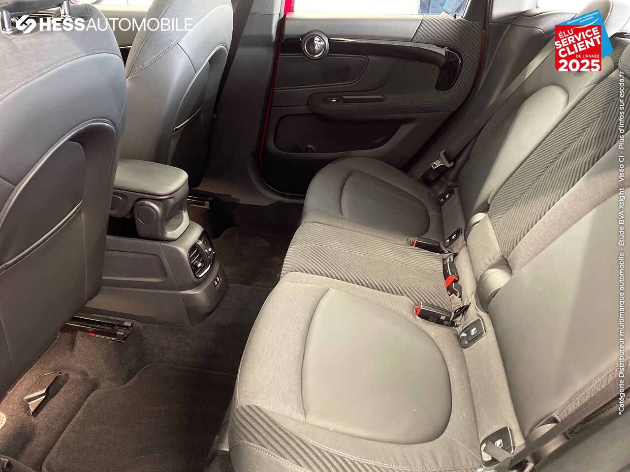 Véhicule d'occasion MINI COUNTRYMAN ONE D 116CH OAKWOOD TOUVRANT GPS RADAR AV/AR chez MINI Colmar