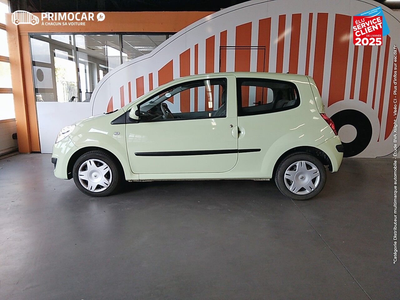 Véhicule d'occasion RENAULT TWINGO 1.5 DCI 65CH TREND chez Primocar