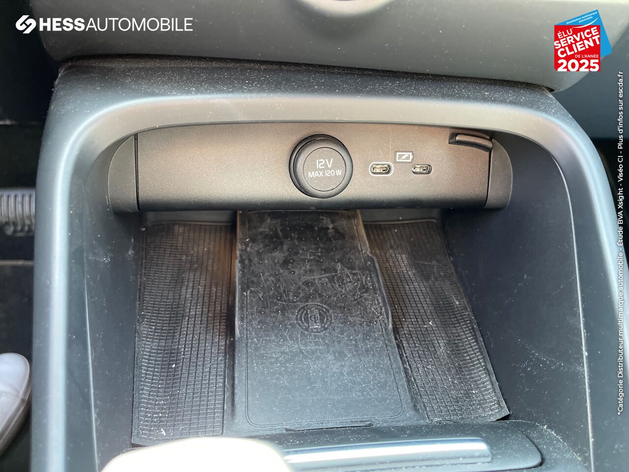 Véhicule d'occasion VOLVO XC40 B3 163CH START DCT 7 CAMERA CARPLAY chez Volvo Epernay