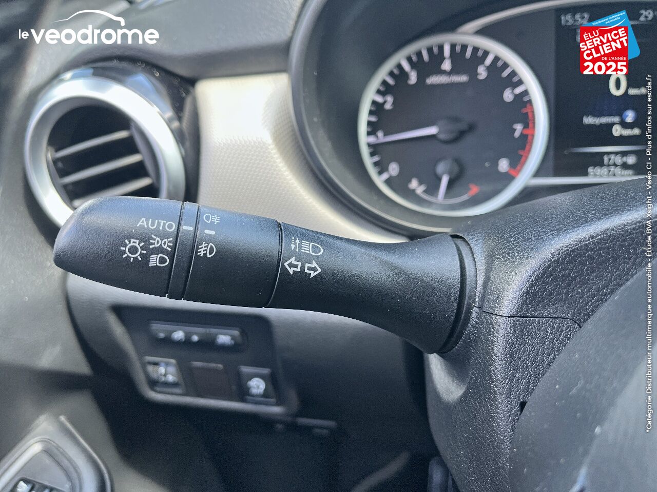 Véhicule d'occasion NISSAN MICRA 0.9 IG-T 90CH N-CONNECTA chez Le Veodrome