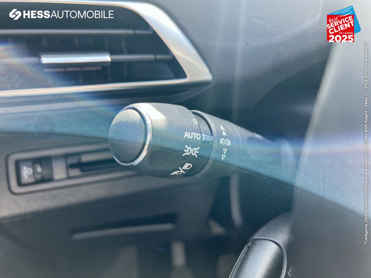 Véhicule d'occasion PEUGEOT 3008 1.2 PURETECH 130CH E6.C ALLURE SS chez Peugeot Reims