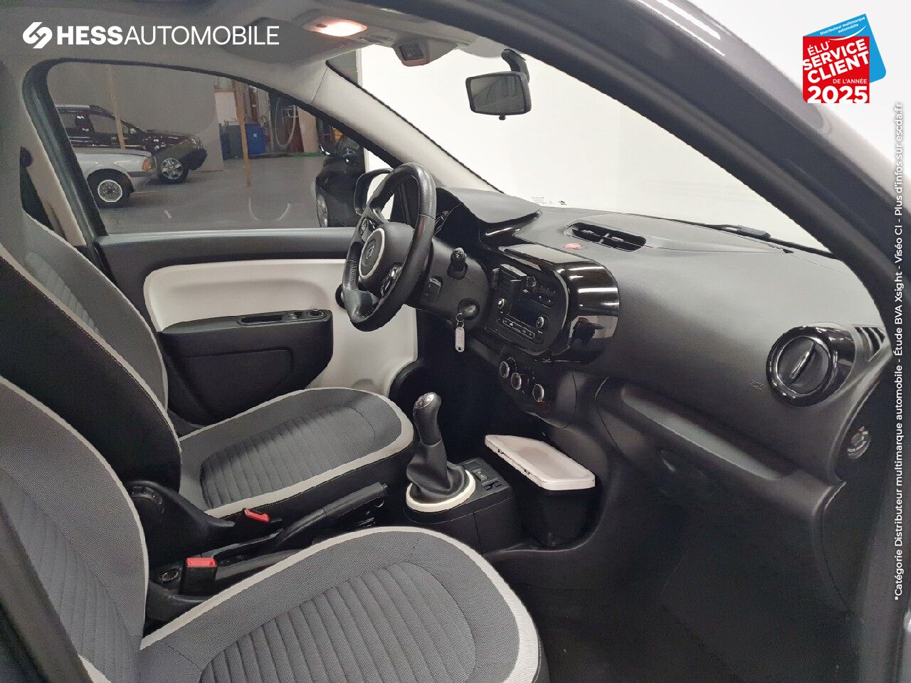 Véhicule d'occasion RENAULT TWINGO 1.0 SCE 70CH S/S INTENS TOUVRANT chez Renault Strasbourg