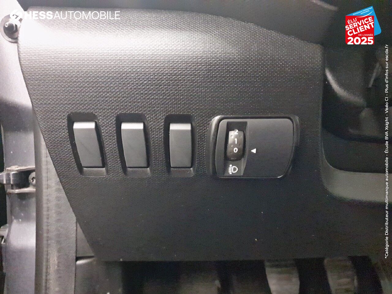 Véhicule d'occasion RENAULT TWINGO 1.0 SCE 70CH S/S INTENS TOUVRANT chez Renault Strasbourg