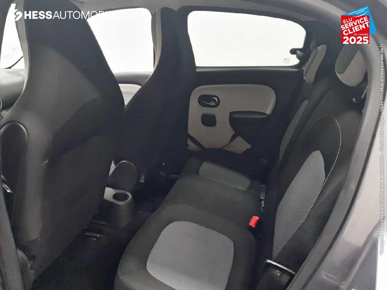 Véhicule d'occasion RENAULT TWINGO 1.0 SCE 70CH S/S INTENS TOUVRANT chez Renault Strasbourg