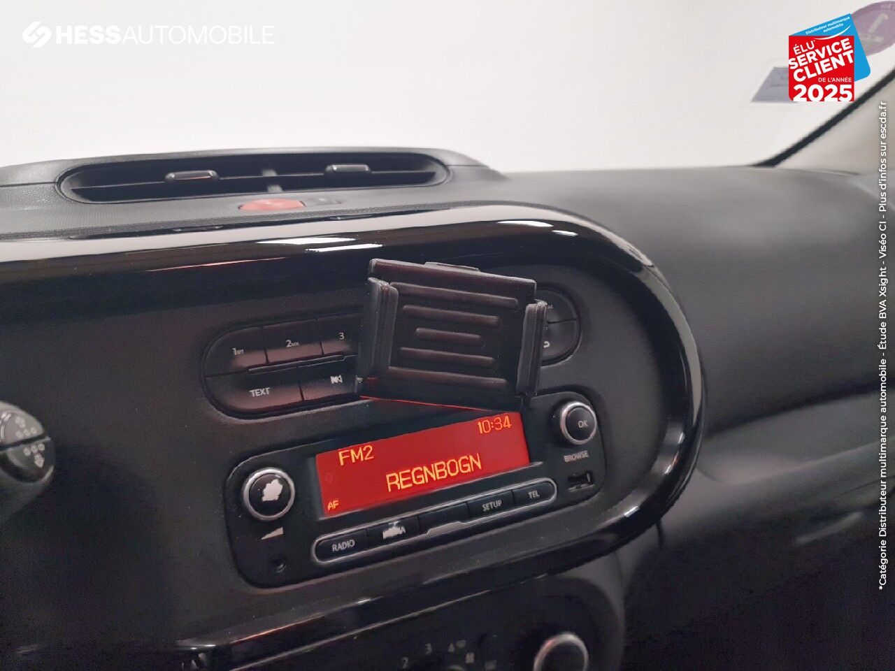 Véhicule d'occasion RENAULT TWINGO 1.0 SCE 70CH S/S INTENS TOUVRANT chez Renault Strasbourg
