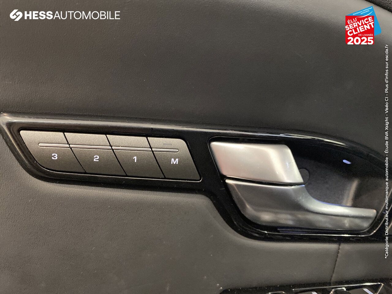 Véhicule d'occasion LAND-ROVER EVOQUE CABRIOLET 2.0 TD4 180 HSE DYNAMIC 4X4 BVA MARK VI GPS CAMERA SIEGES CHAUF KEYLESS chez Land Rover Strasbourg