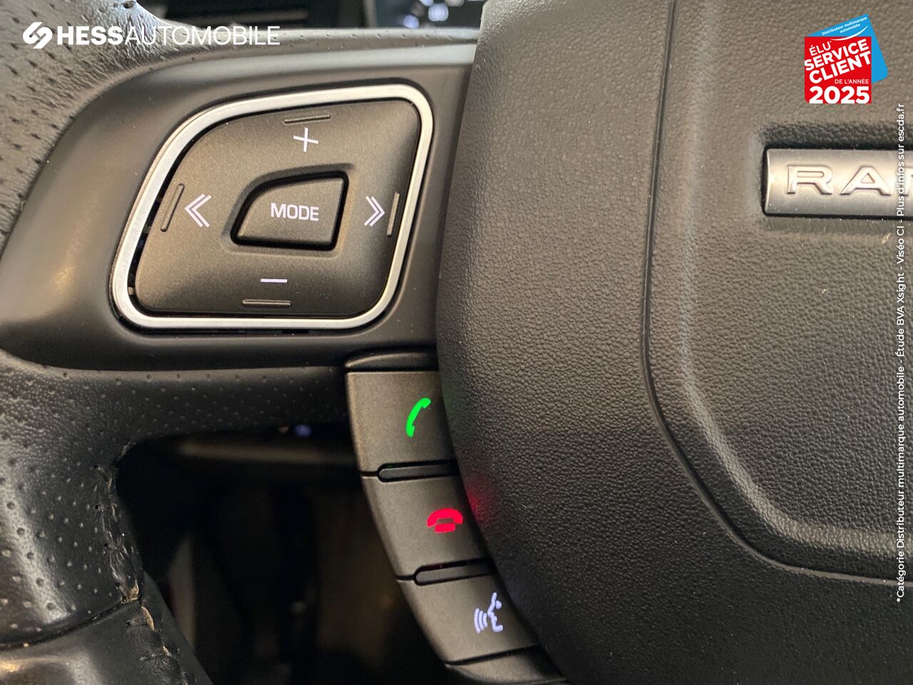 Véhicule d'occasion LAND-ROVER EVOQUE CABRIOLET 2.0 TD4 180 HSE DYNAMIC 4X4 BVA MARK VI GPS CAMERA SIEGES CHAUF KEYLESS chez Land Rover Strasbourg