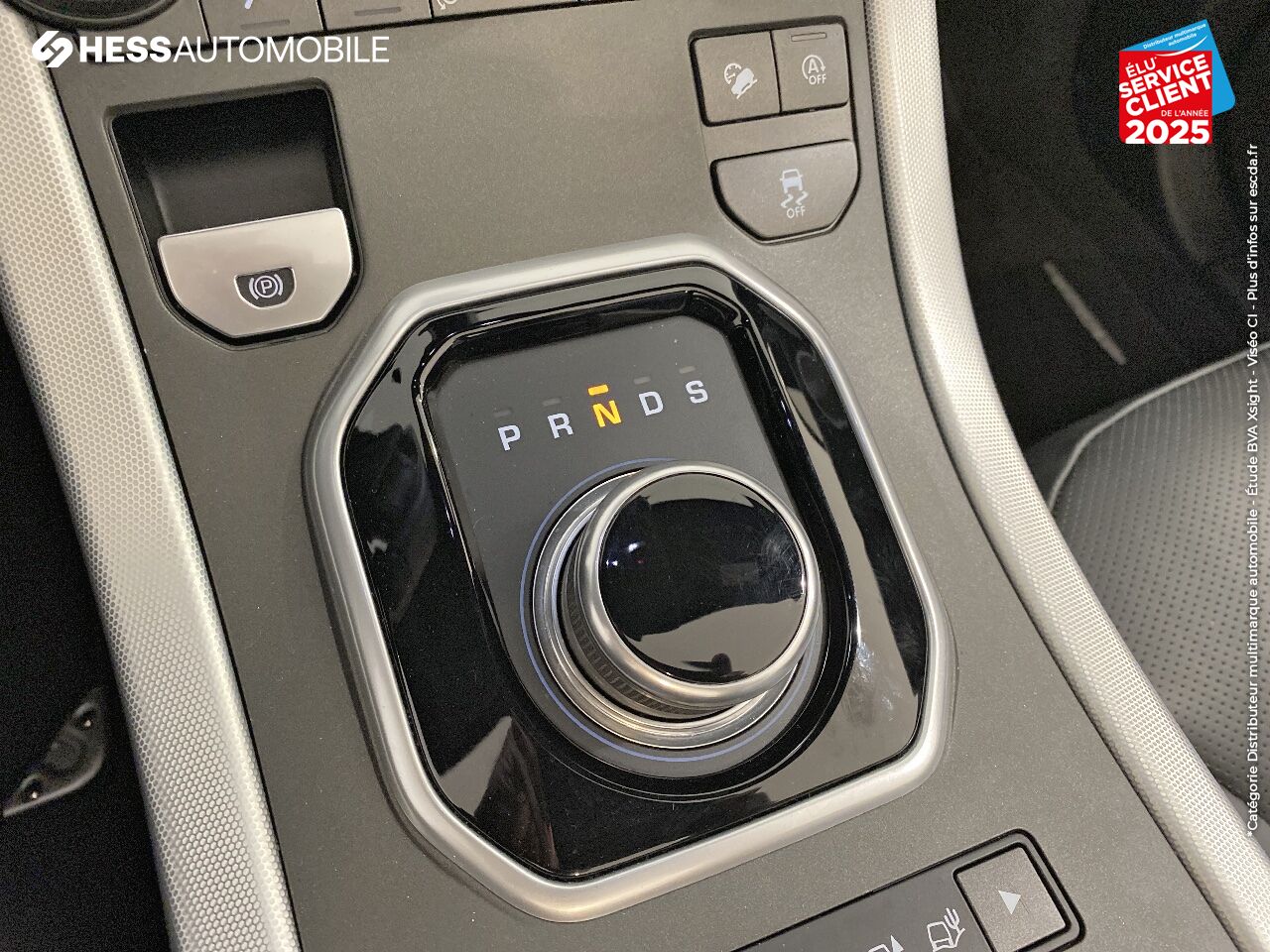 Véhicule d'occasion LAND-ROVER EVOQUE CABRIOLET 2.0 TD4 180 HSE DYNAMIC 4X4 BVA MARK VI GPS CAMERA SIEGES CHAUF KEYLESS chez Land Rover Strasbourg