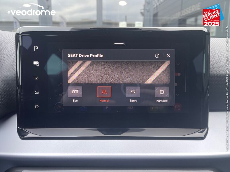 Véhicule d'occasion SEAT ARONA 1.0 TSI 110CH FR DSG7 GPS CAMERA RADAR AV/AR CAR PLAY chez Le Veodrome
