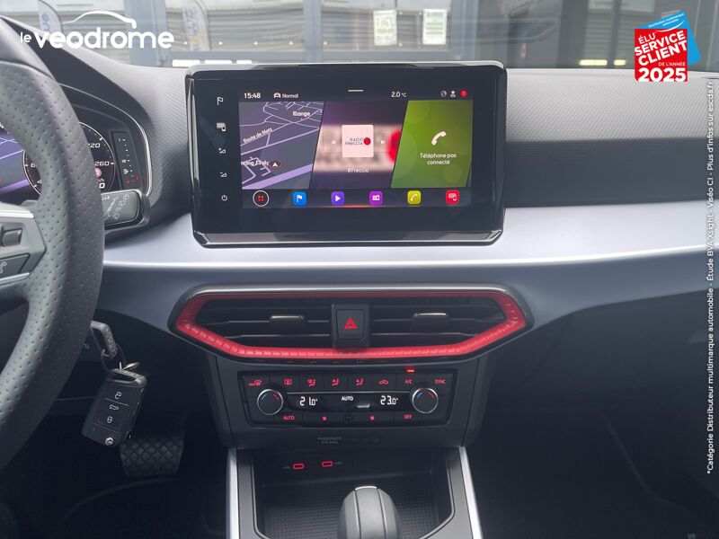 Véhicule d'occasion SEAT ARONA 1.0 TSI 110CH FR DSG7 GPS CAMERA RADAR AV/AR CAR PLAY chez Le Veodrome
