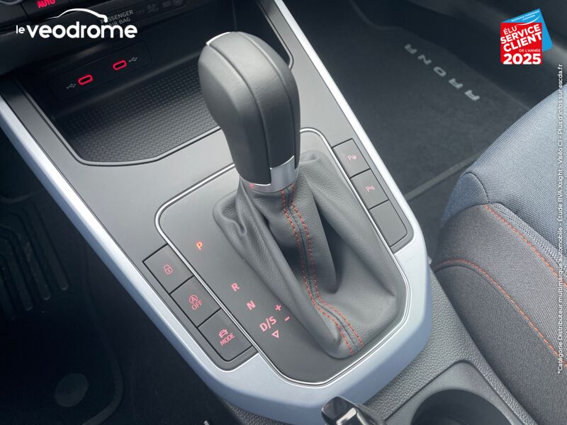 Véhicule d'occasion SEAT ARONA 1.0 TSI 110CH FR DSG7 GPS CAMERA RADAR AV/AR CAR PLAY chez Le Veodrome